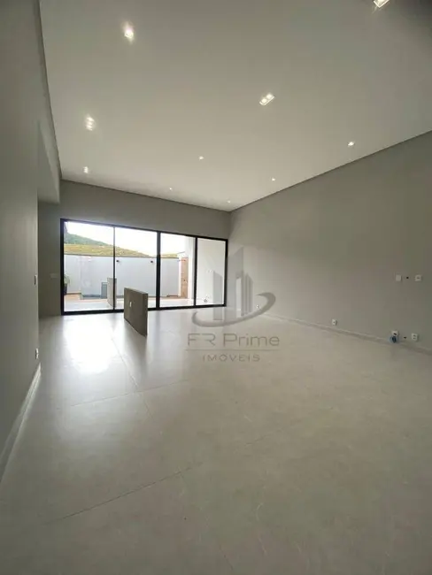 Casa com 3 quartos à venda, 342m2 em Jardim Belvedere, Volta Redonda - RJ - imagem 7 Foto 7 de Casa com 3 quartos à venda, 342m2 em Jardim Belvedere, Volta Redonda - RJ