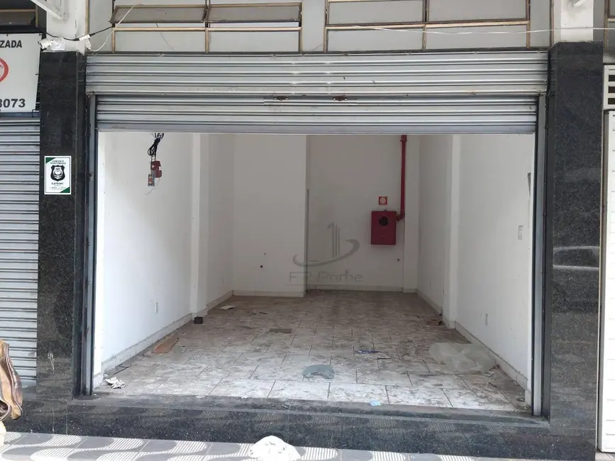 Foto 1 de Loja à venda, 30m2 em Aterrado, Volta Redonda - RJ