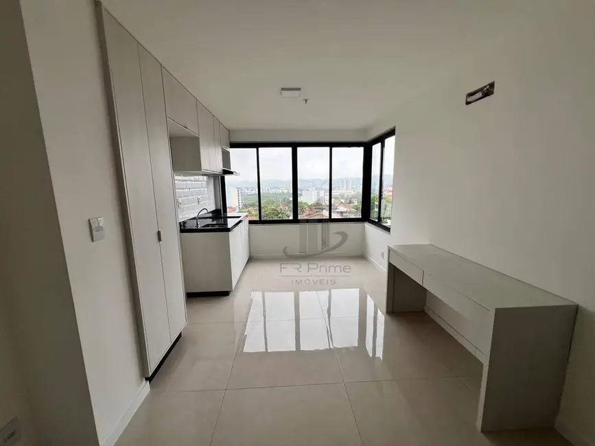 Foto 1 de Apartamento com 1 quarto para alugar, 25m2 em Jardim Amália, Volta Redonda - RJ