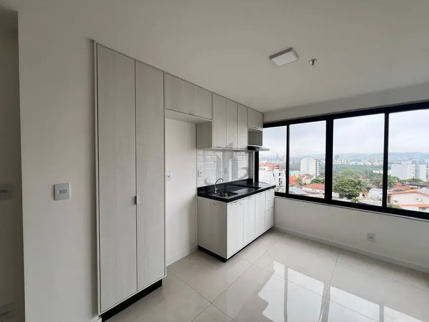 Foto 2 de Apartamento com 1 quarto para alugar, 25m2 em Jardim Amália, Volta Redonda - RJ