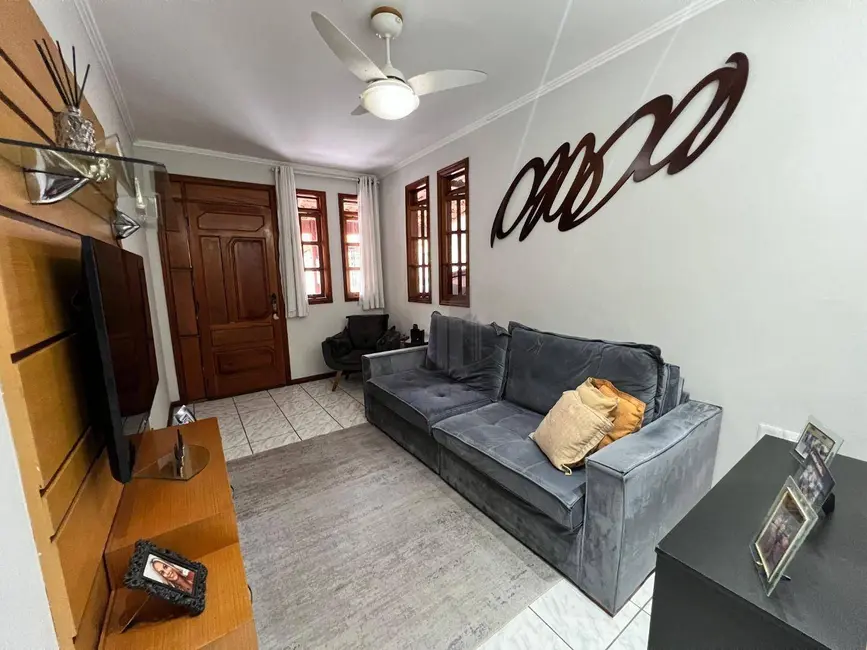 Casa de Condomínio com 2 quartos à venda, 158m2 em Jardim Vila Rica - Tiradentes, Volta Redonda - RJ - imagem 1 Foto 1 de Casa de Condomínio com 2 quartos à venda, 158m2 em Jardim Vila Rica - Tiradentes, Volta Redonda - RJ