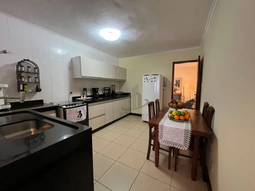 Apartamento com 3 quartos à venda, 177m2 em Jardim Normandia, Volta Redonda - RJ - imagem 2 Foto 2 de Apartamento com 3 quartos à venda, 177m2 em Jardim Normandia, Volta Redonda - RJ