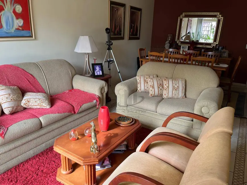 Casa de Condomínio com 4 quartos à venda, 450m2 em Jardim Normandia, Volta Redonda - RJ - imagem 4 Foto 4 de Casa de Condomínio com 4 quartos à venda, 450m2 em Jardim Normandia, Volta Redonda - RJ