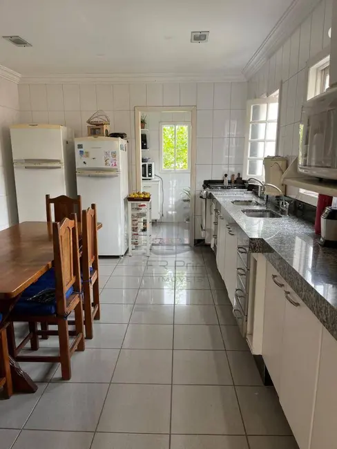 Casa de Condomínio com 4 quartos à venda, 450m2 em Jardim Normandia, Volta Redonda - RJ - imagem 2 Foto 2 de Casa de Condomínio com 4 quartos à venda, 450m2 em Jardim Normandia, Volta Redonda - RJ