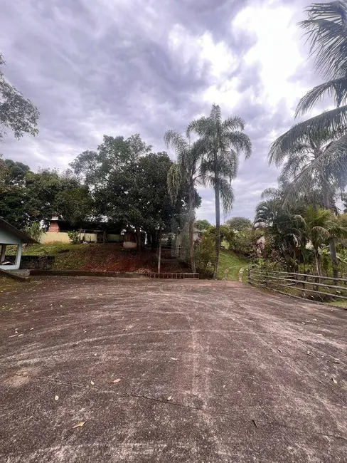 Terreno / Lote à venda, 13600m2 em Roma, Volta Redonda - RJ - imagem 8 Foto 8 de Terreno / Lote à venda, 13600m2 em Roma, Volta Redonda - RJ