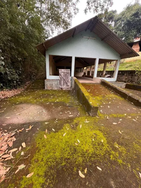 Terreno / Lote à venda, 13600m2 em Roma, Volta Redonda - RJ - imagem 4 Foto 4 de Terreno / Lote à venda, 13600m2 em Roma, Volta Redonda - RJ