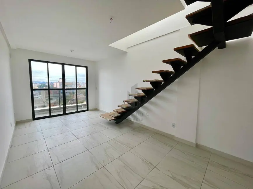 Foto 1 de Cobertura com 2 quartos à venda, 136m2 em Monte Castelo, Volta Redonda - RJ