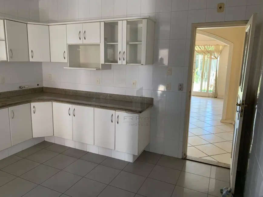 Foto 4 de Casa com 3 quartos à venda, 450m2 em Jardim Amália, Volta Redonda - RJ