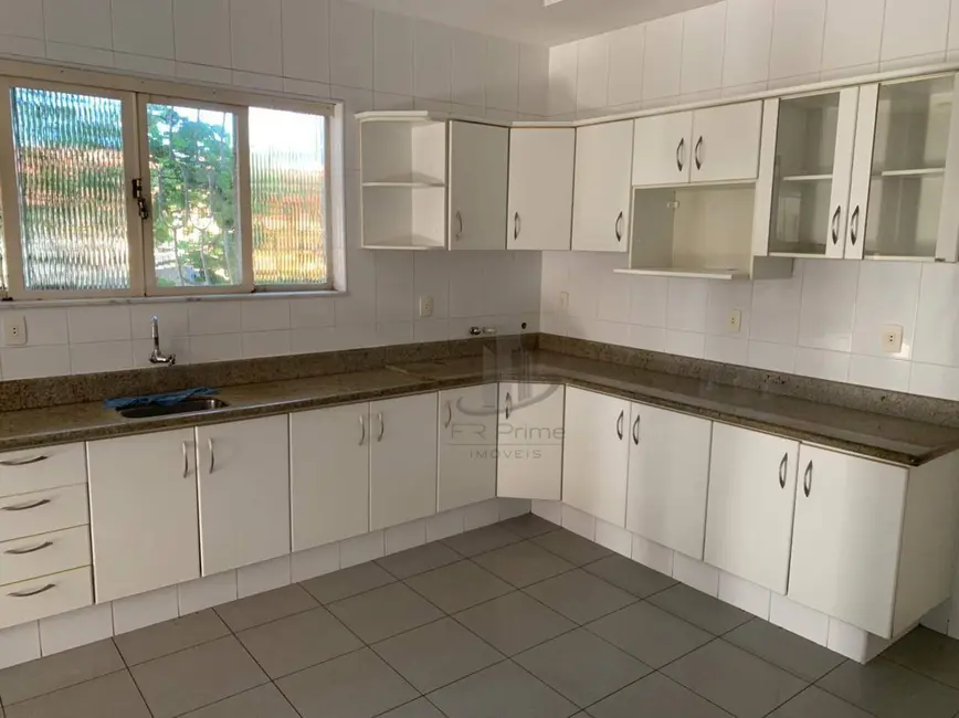 Foto 3 de Casa com 3 quartos à venda, 450m2 em Jardim Amália, Volta Redonda - RJ