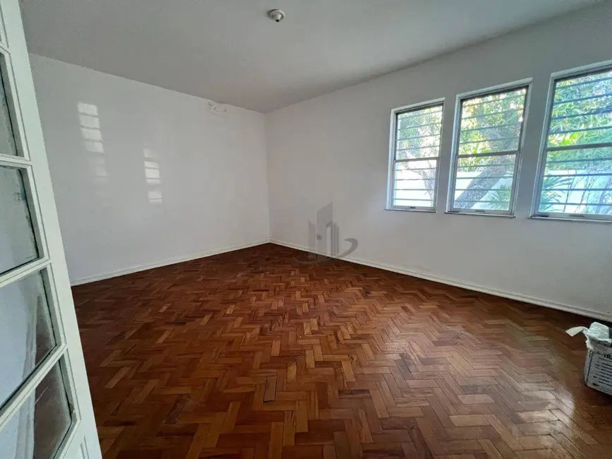 Foto 5 de Casa de Condomínio com 4 quartos para alugar, 528m2 em Laranjal, Volta Redonda - RJ
