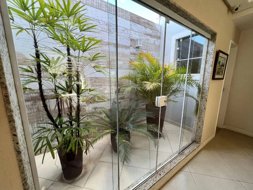 Casa de Condomínio com 5 quartos à venda, 352m2 em Jardim Amália, Volta Redonda - RJ - imagem 7 Foto 7 de Casa de Condomínio com 5 quartos à venda, 352m2 em Jardim Amália, Volta Redonda - RJ
