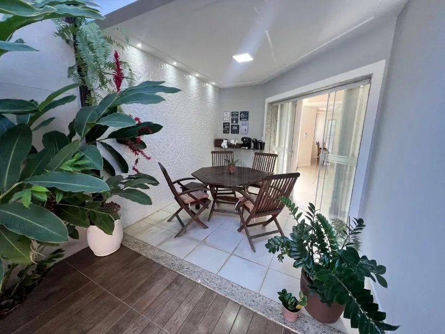 Casa de Condomínio com 5 quartos à venda, 352m2 em Jardim Amália, Volta Redonda - RJ - imagem 6 Foto 6 de Casa de Condomínio com 5 quartos à venda, 352m2 em Jardim Amália, Volta Redonda - RJ