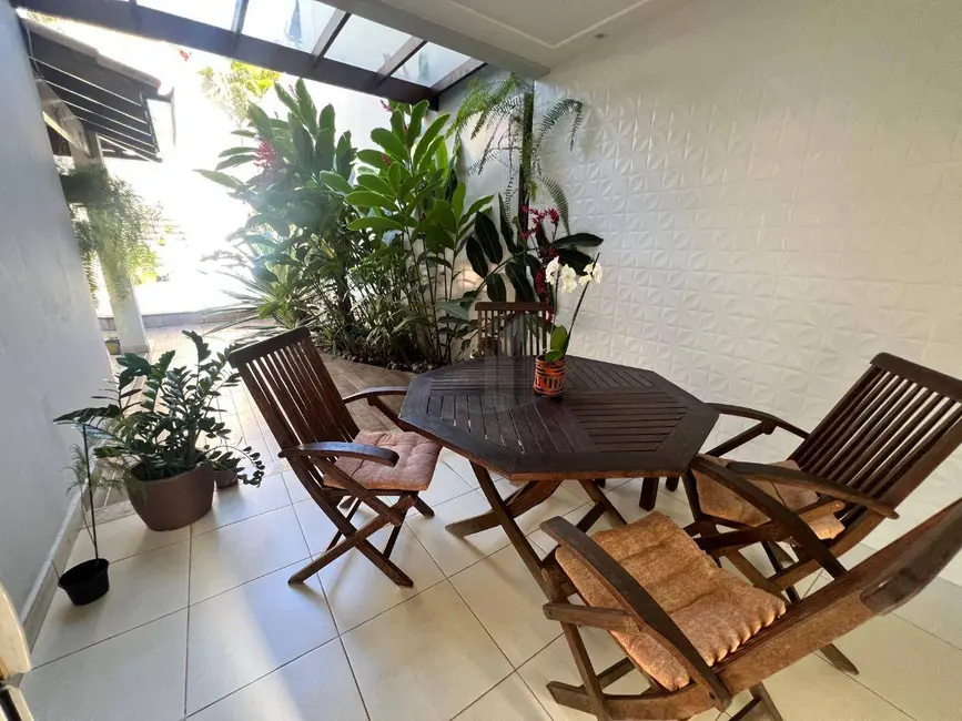 Casa de Condomínio com 5 quartos à venda, 352m2 em Jardim Amália, Volta Redonda - RJ - imagem 5 Foto 5 de Casa de Condomínio com 5 quartos à venda, 352m2 em Jardim Amália, Volta Redonda - RJ