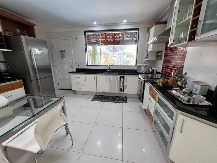 Casa de Condomínio com 5 quartos à venda, 352m2 em Jardim Amália, Volta Redonda - RJ - imagem 8 Foto 8 de Casa de Condomínio com 5 quartos à venda, 352m2 em Jardim Amália, Volta Redonda - RJ
