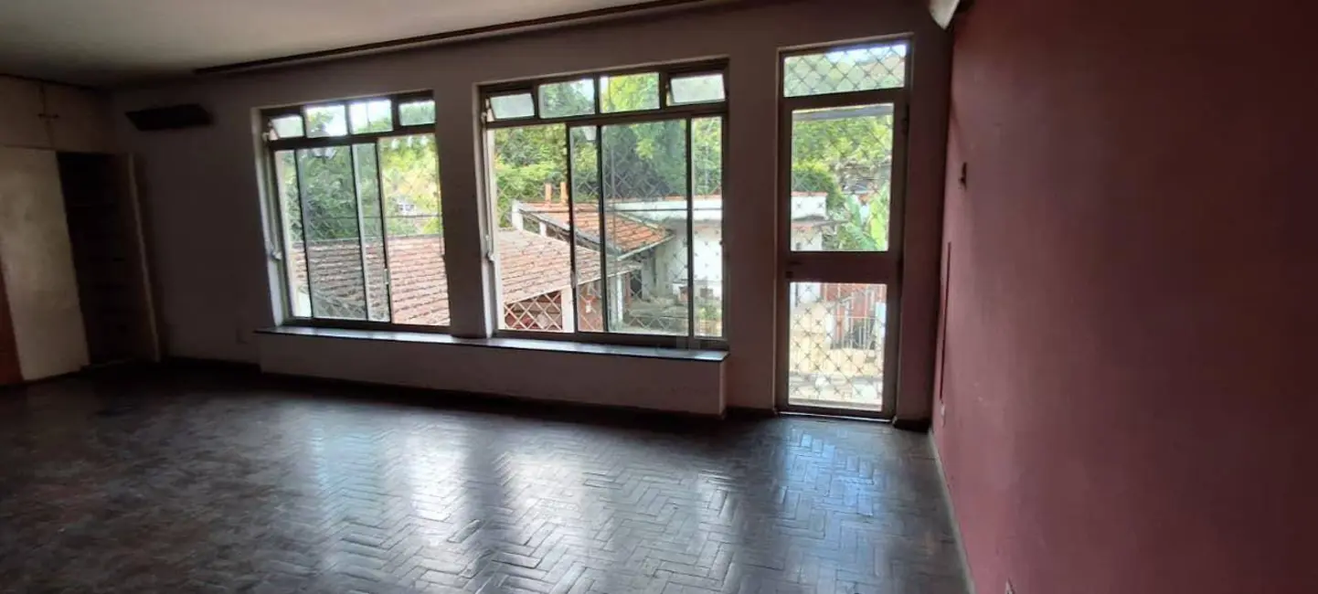 Casa com 4 quartos à venda, 1500m2 em Santa Clara, Barra Mansa - RJ - imagem 5 Foto 5 de Casa com 4 quartos à venda, 1500m2 em Santa Clara, Barra Mansa - RJ