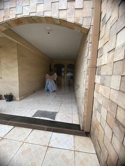 Casa com 5 quartos à venda, 369m2 em Retiro, Volta Redonda - RJ - imagem 2 Foto 2 de Casa com 5 quartos à venda, 369m2 em Retiro, Volta Redonda - RJ