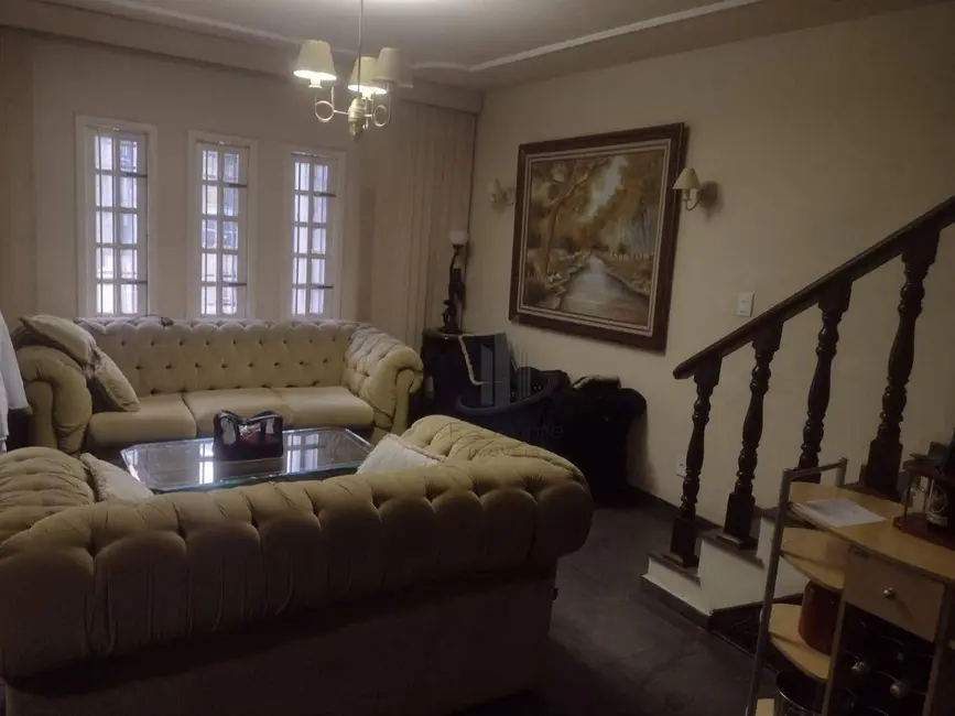 Foto 2 de Casa com 3 quartos à venda, 170m2 em Jardim Belvedere, Volta Redonda - RJ