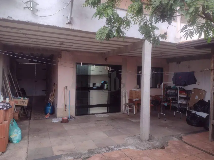 Casa com 3 quartos à venda, 170m2 em Jardim Belvedere, Volta Redonda - RJ - imagem 4 Foto 4 de Casa com 3 quartos à venda, 170m2 em Jardim Belvedere, Volta Redonda - RJ