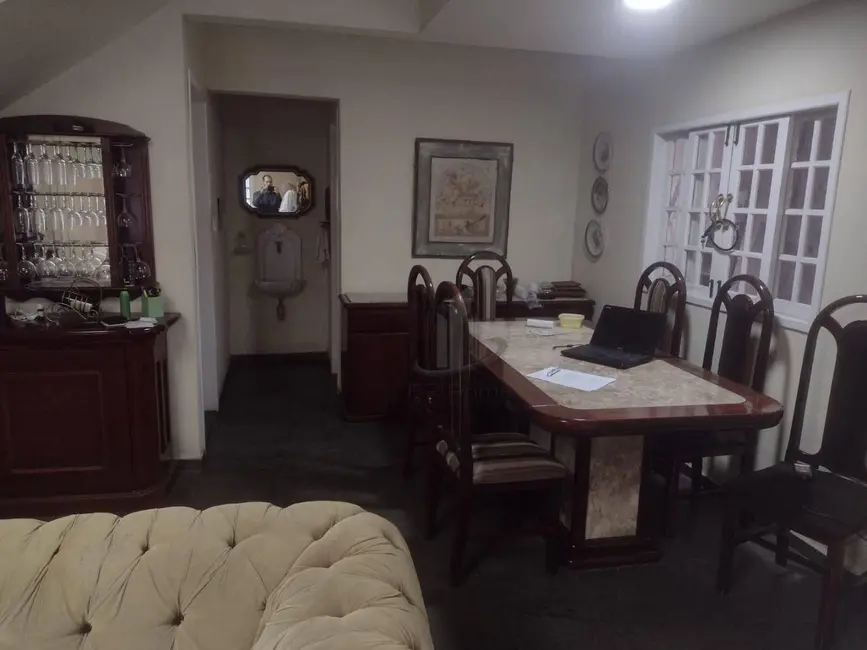 Casa com 3 quartos à venda, 170m2 em Jardim Belvedere, Volta Redonda - RJ - imagem 3 Foto 3 de Casa com 3 quartos à venda, 170m2 em Jardim Belvedere, Volta Redonda - RJ
