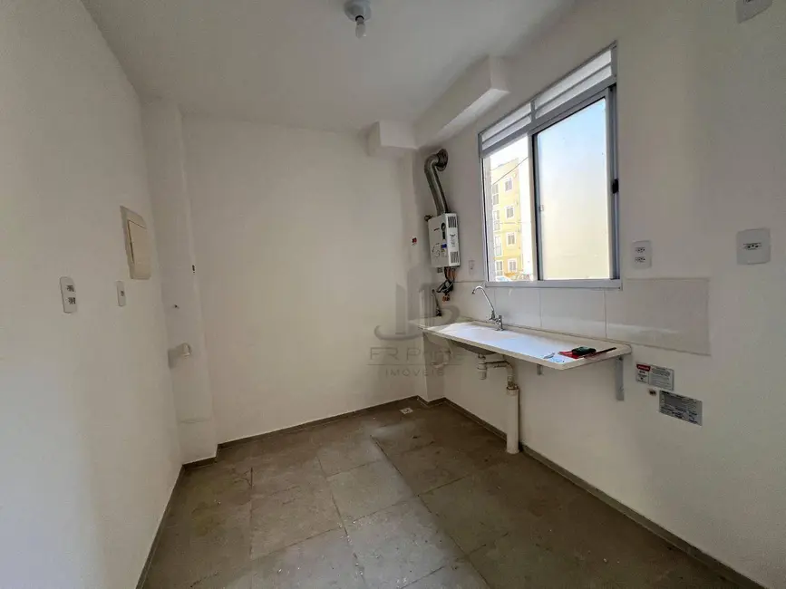 Foto 2 de Apartamento com 2 quartos para alugar, 61m2 em São Luís, Volta Redonda - RJ