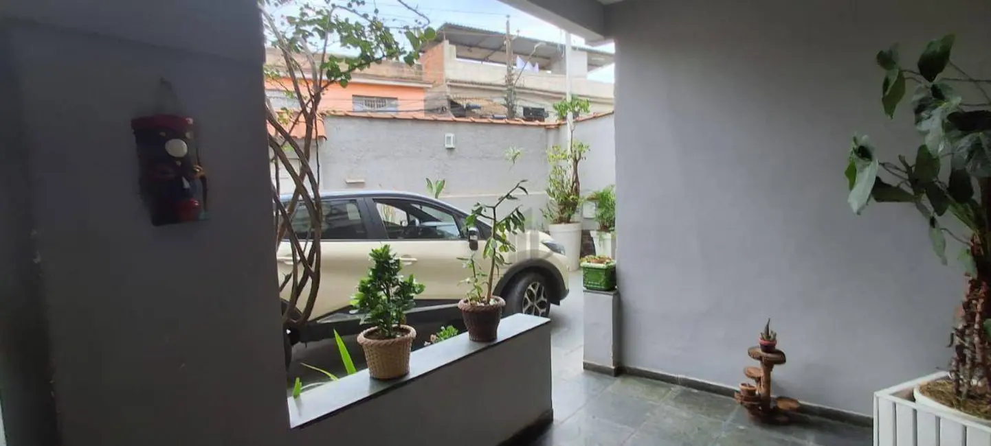 Casa com 3 quartos à venda, 228m2 em Ano Bom, Barra Mansa - RJ - imagem 2 Foto 2 de Casa com 3 quartos à venda, 228m2 em Ano Bom, Barra Mansa - RJ