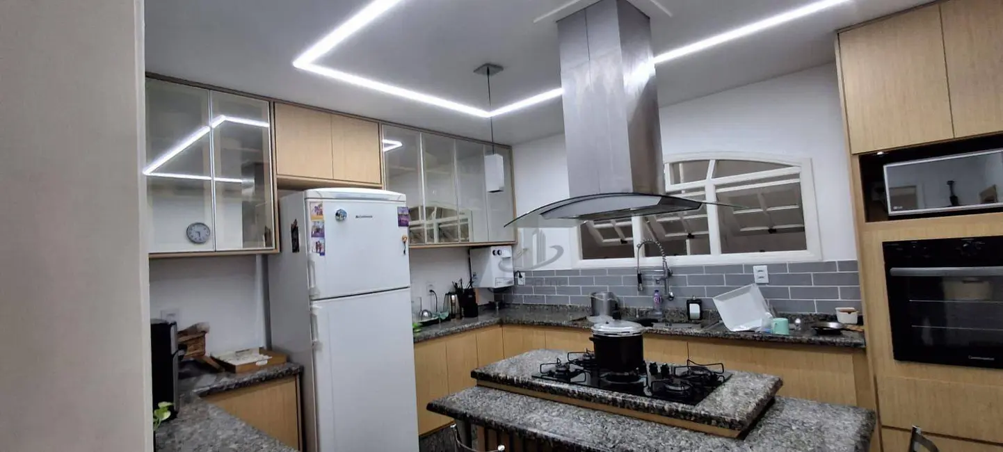 Casa com 3 quartos à venda, 228m2 em Ano Bom, Barra Mansa - RJ - imagem 4 Foto 4 de Casa com 3 quartos à venda, 228m2 em Ano Bom, Barra Mansa - RJ