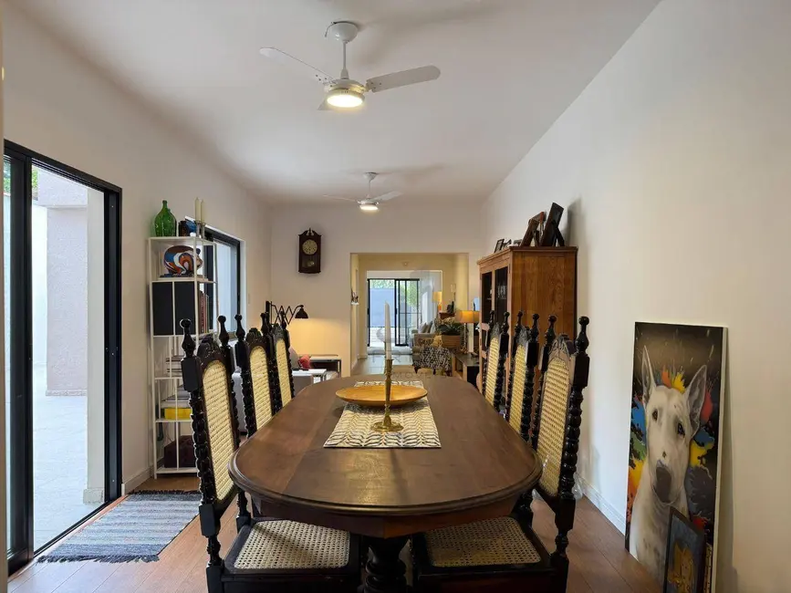Casa com 4 quartos à venda, 250m2 em Jardim Primavera, Volta Redonda - RJ - imagem 9 Foto 9 de Casa com 4 quartos à venda, 250m2 em Jardim Primavera, Volta Redonda - RJ