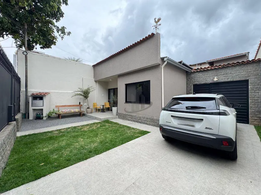 Casa com 4 quartos à venda, 250m2 em Jardim Primavera, Volta Redonda - RJ - imagem 1 Foto 1 de Casa com 4 quartos à venda, 250m2 em Jardim Primavera, Volta Redonda - RJ