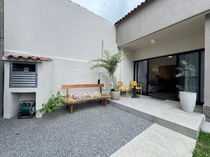 Casa com 4 quartos à venda, 250m2 em Jardim Primavera, Volta Redonda - RJ - imagem 3 Foto 3 de Casa com 4 quartos à venda, 250m2 em Jardim Primavera, Volta Redonda - RJ