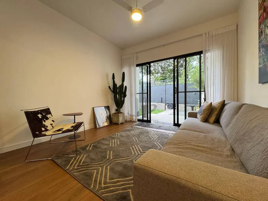 Casa com 4 quartos à venda, 250m2 em Jardim Primavera, Volta Redonda - RJ - imagem 4 Foto 4 de Casa com 4 quartos à venda, 250m2 em Jardim Primavera, Volta Redonda - RJ