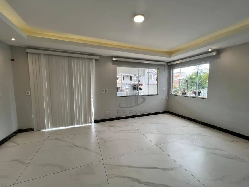 Foto 1 de Casa com 5 quartos para alugar, 282m2 em Bela Vista, Volta Redonda - RJ