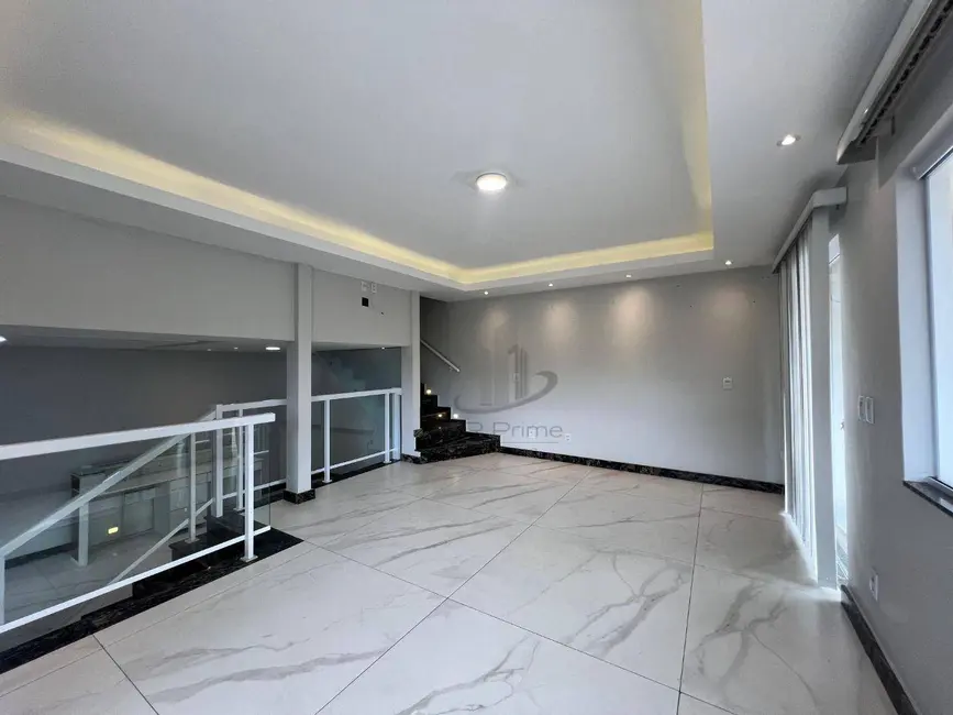 Foto 6 de Casa com 5 quartos para alugar, 282m2 em Bela Vista, Volta Redonda - RJ