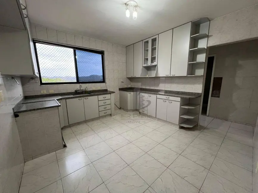 Foto 2 de Apartamento com 3 quartos à venda, 200m2 em Jardim Amália, Volta Redonda - RJ