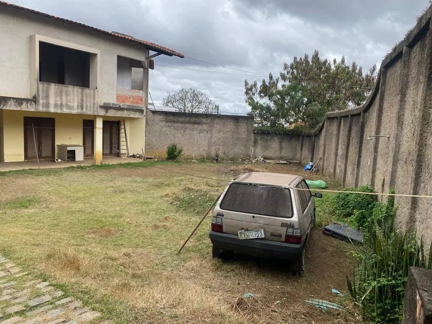 Terreno / Lote à venda, 741m2 em Jardim Amália, Volta Redonda - RJ - imagem 2 Foto 2 de Terreno / Lote à venda, 741m2 em Jardim Amália, Volta Redonda - RJ