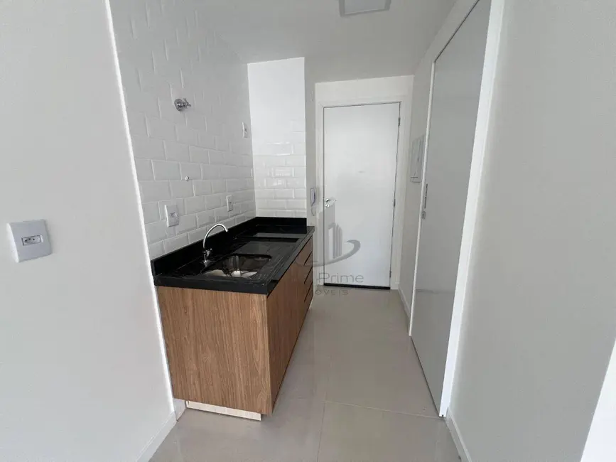 Foto 2 de Apartamento com 1 quarto à venda e para alugar, 22m2 em Jardim Amália, Volta Redonda - RJ