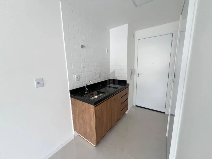 Foto 1 de Apartamento com 1 quarto à venda e para alugar, 22m2 em Jardim Amália, Volta Redonda - RJ