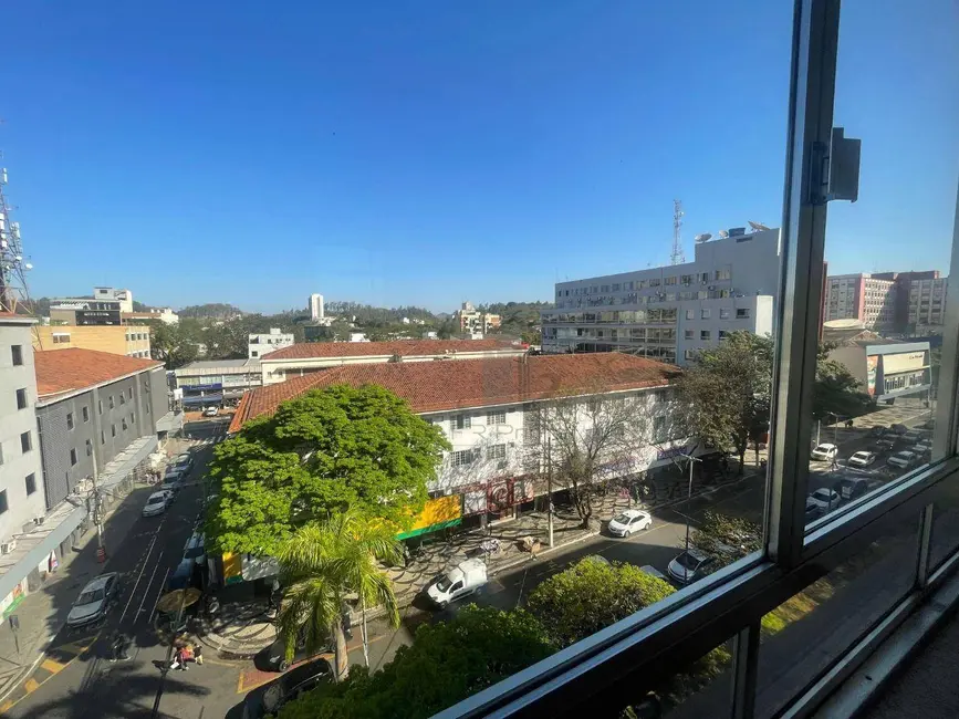 Foto 3 de Apartamento com 3 quartos para alugar, 90m2 em Vila Santa Cecília, Volta Redonda - RJ