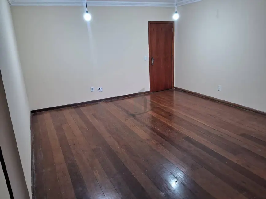 Foto 3 de Apartamento com 3 quartos para alugar, 160m2 em Aterrado, Volta Redonda - RJ