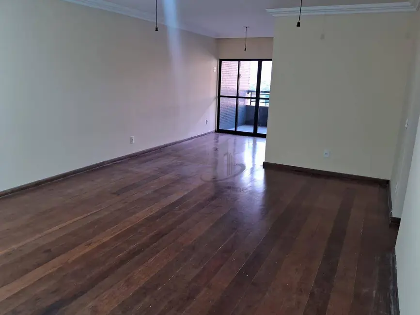 Foto 2 de Apartamento com 3 quartos para alugar, 160m2 em Aterrado, Volta Redonda - RJ