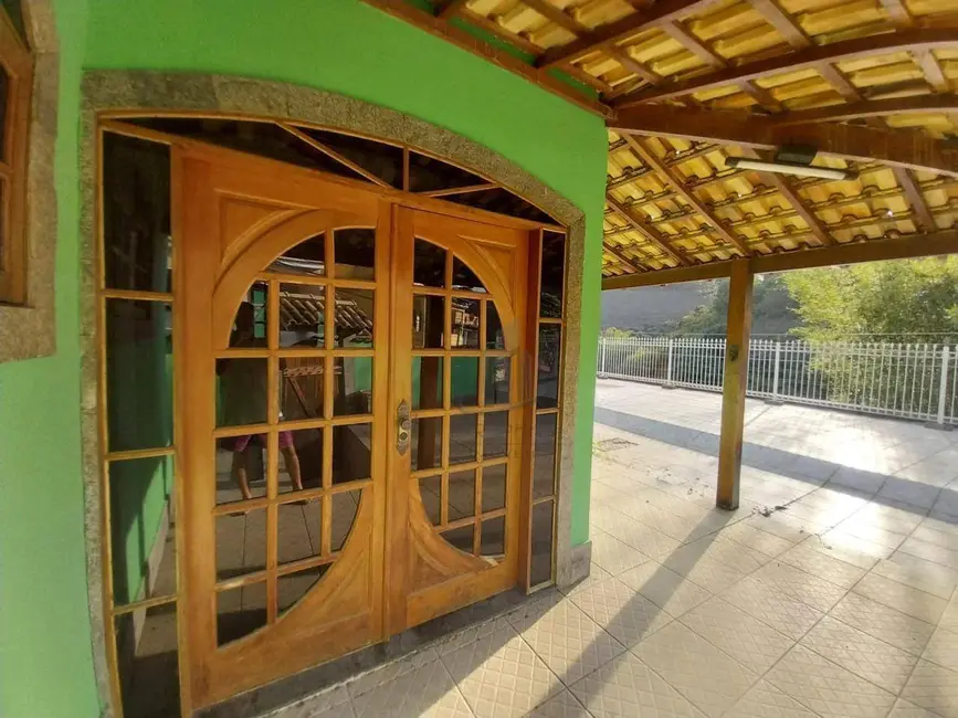 Casa com 3 quartos à venda, 408m2 em Metalúrgica, Barra Do Pirai - RJ - imagem 4 Foto 4 de Casa com 3 quartos à venda, 408m2 em Metalúrgica, Barra Do Pirai - RJ