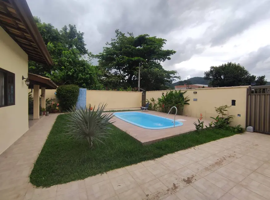 Foto 2 de Casa com 3 quartos à venda, 450m2 em Ubatuba - SP