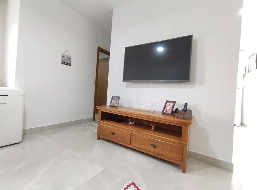 Foto 2 de Apartamento com 2 quartos à venda, 50m2 em Ubatuba - SP