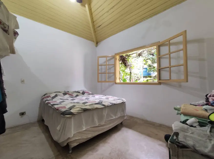 Foto 9 de Casa com 3 quartos à venda, 360m2 em Ubatuba - SP
