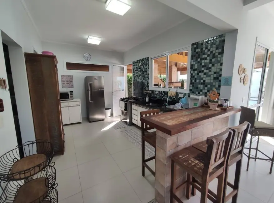 Foto 9 de Casa com 4 quartos à venda, 450m2 em Ubatuba - SP