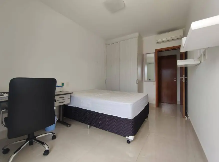 Foto 9 de Apartamento com 3 quartos à venda, 135m2 em Ubatuba - SP