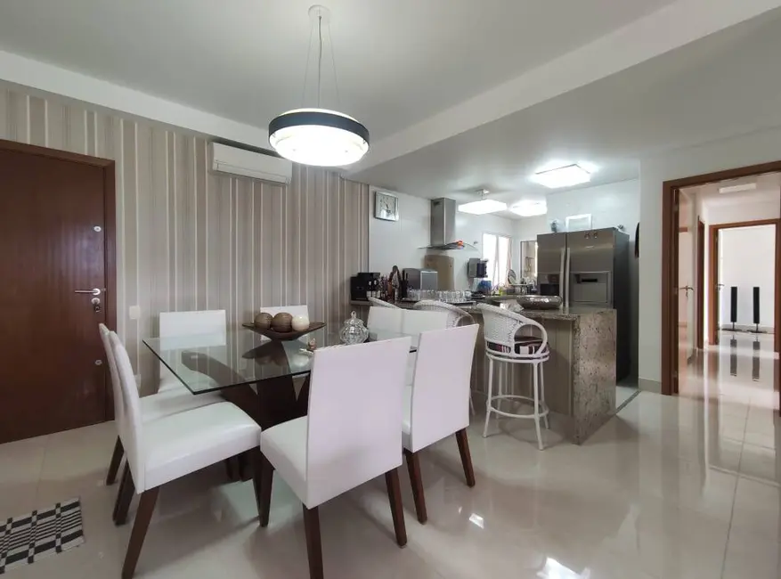 Foto 3 de Apartamento com 3 quartos à venda, 135m2 em Ubatuba - SP