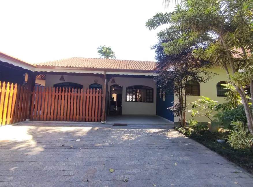 Foto 3 de Casa com 6 quartos à venda, 460m2 em Ubatuba - SP