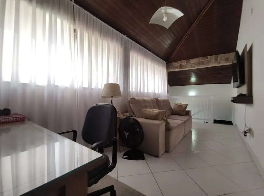 Foto 6 de Casa com 4 quartos à venda, 210m2 em Centro, Ubatuba - SP