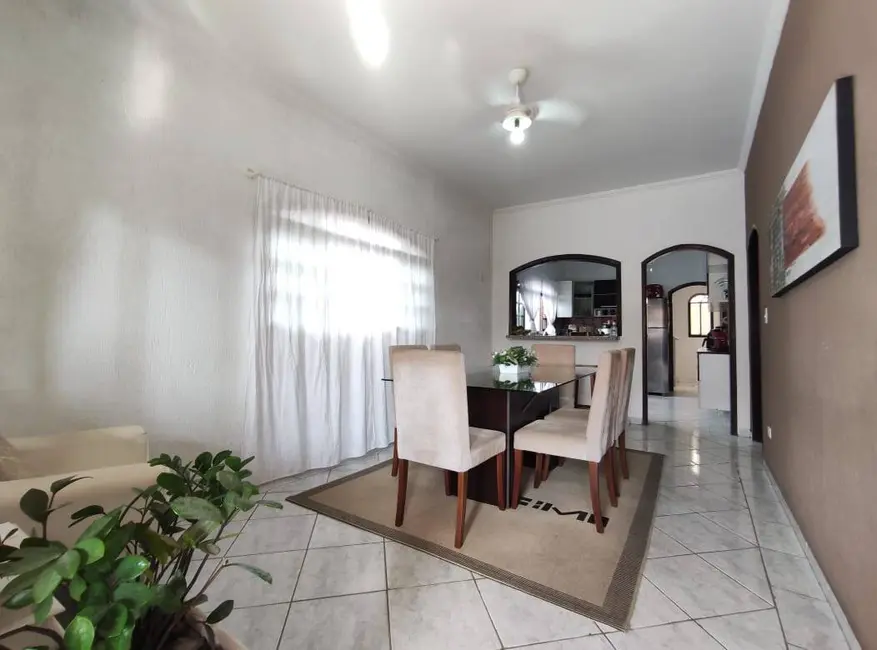 Foto 4 de Casa com 4 quartos à venda, 210m2 em Centro, Ubatuba - SP