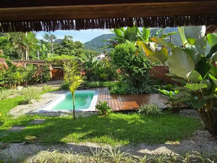 Foto 3 de Casa com 2 quartos à venda, 450m2 em Ubatuba - SP